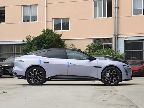 2025�� Ultra�����