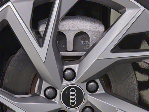 2023�� 50 e-tron quattro ��ҫ�� Ӱ��ʿ��