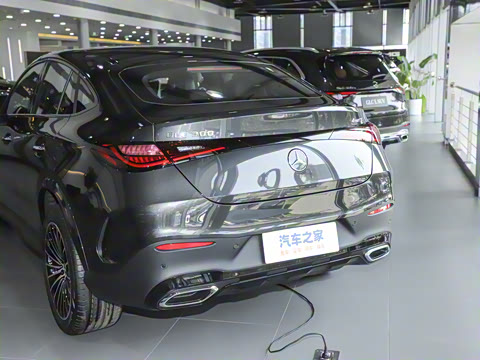 2025�� �Ŀ� GLC 300 4MATIC ����SUV