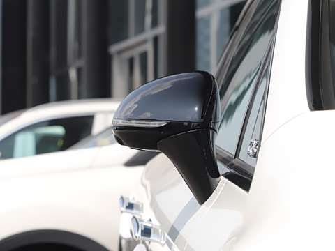 2022�� AMG EQS 53 4MATIC+