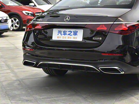 2025�� �Ŀ� E 300 L �����˶���