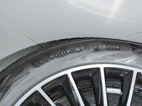 2025�� �Ŀ� GLC 300 4MATIC ����SUV