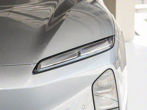 2025�� �ھ������ 75kWh Touring