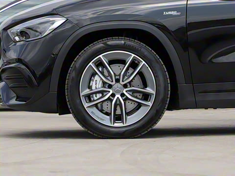 2022�� AMG GLA 35 4MATIC