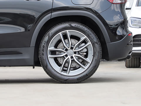 2022�� AMG GLA 35 4MATIC