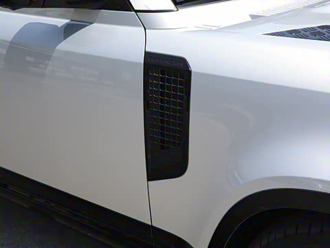 2023�� 110 3.0T P400 X-DYNAMIC HSE