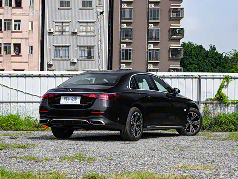 2025�� �Ŀ� E 260 L �˶���