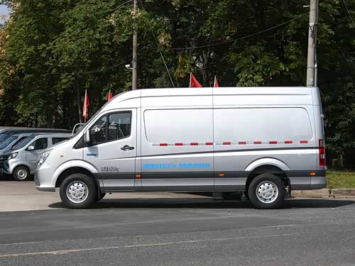 2023款 厢式运输车 加长轴中顶 3座