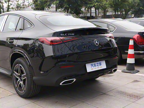 2025�� �Ŀ� GLC 260 4MATIC ����SUV