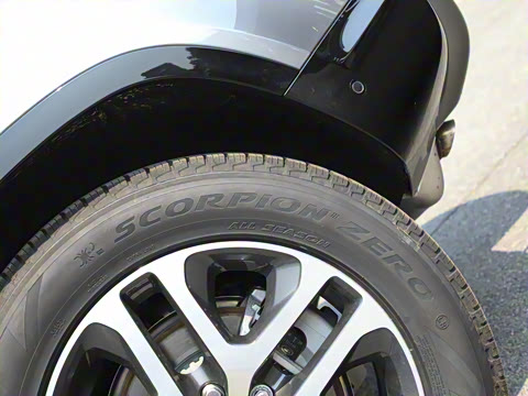 2023�� 110 3.0T P400 X-DYNAMIC HSE