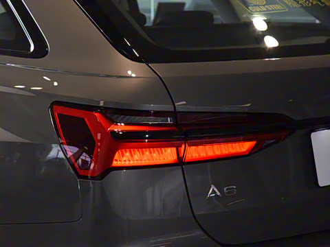 2023�� allroad quattro 55 TFSI ����ԽҰ��