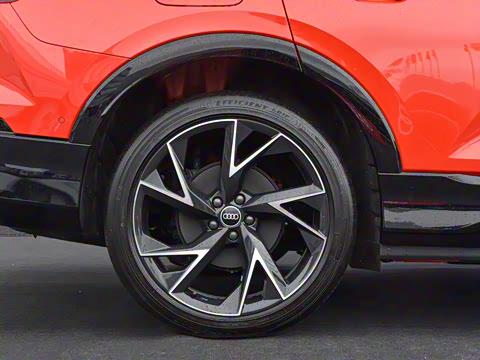 2022�� 50 e-tron quattro edition one �մ���ذ�