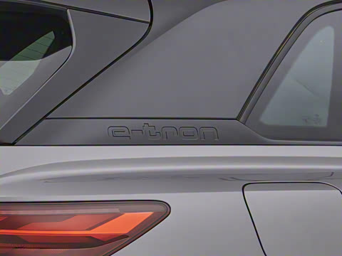 2023�� 50 e-tron quattro ��ҫ�� Ӱ��ʿ��