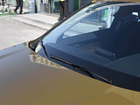 2020�� sDrive20i MԽҰ��װ