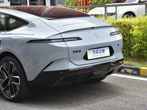 2025�� �Ŀ� Ultra���̰�