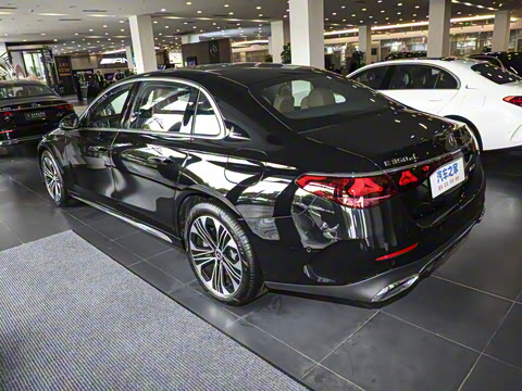 2024�� E 350 e L ���ʽ��϶����˶��γ�