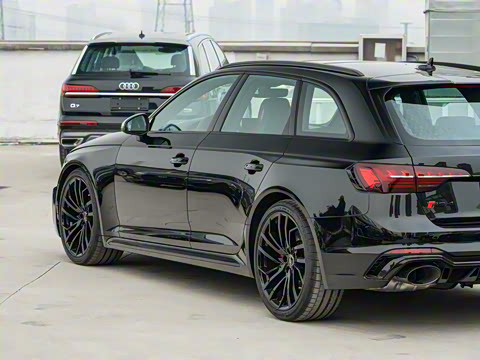2023�� RS4 Avant ���װ�