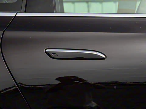 2025�� �Ŀ� E 260 L �˶���