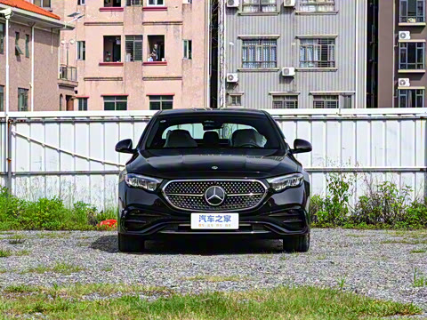 2025�� �Ŀ� E 260 L �˶���