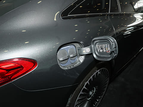 2022�� AMG EQS 53 4MATIC+