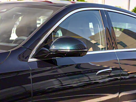 2025�� �Ŀ� E 300 L ʱ����