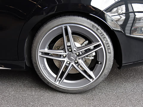 2022�� AMG CLA 45 4MATIC+