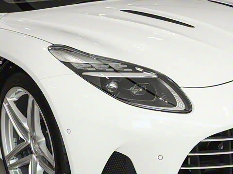 2025�� 4.0T V8 Coupe