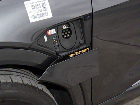 2021�� 50 quattro ������