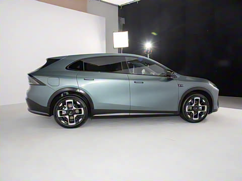 2025�� 702 �������� Ultra