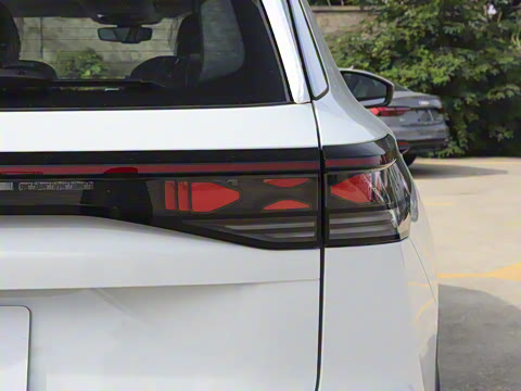 2025�� ̽��L 300TSI ������Ӣ