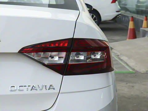 2022�� 1.5L �ֶ�������