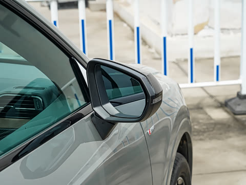 2024�� 45 TFSI quattro ʱ�ж����������ر��