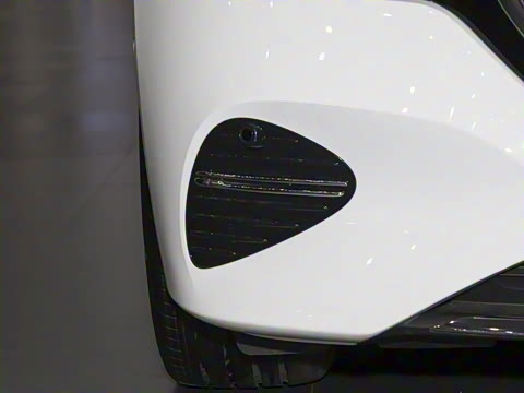 2025�� �Ŀ� E 300 L ������