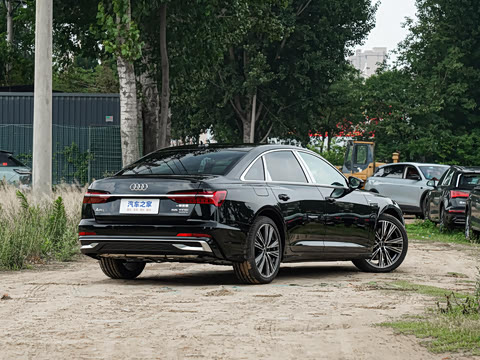 2025�� �Ŀ� 55 TFSI quattro �콢������