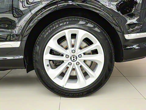 2026�� 4.0T V8 ������