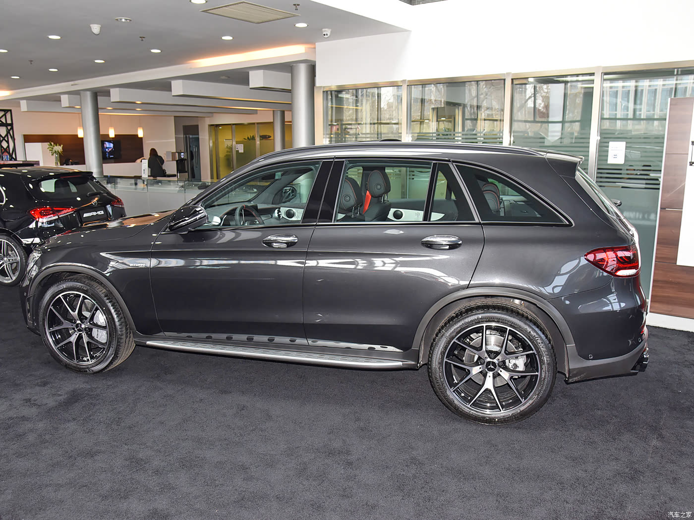 汽车之家>汽车图片>奔驰>奔驰glcamg>2022款amgglc434matic>1400_1050