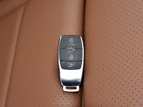 2022�� �Ŀ� GLC 300 4MATIC ����SUV