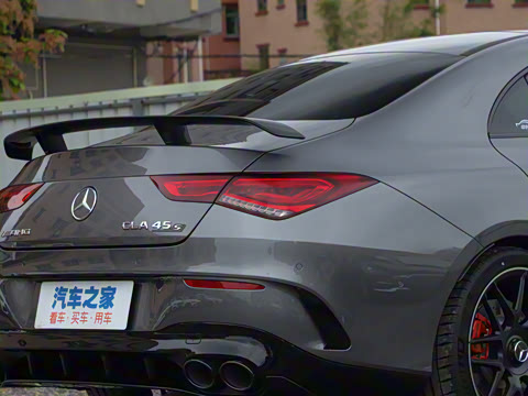 2022�� AMG CLA 45 S 4MATIC+