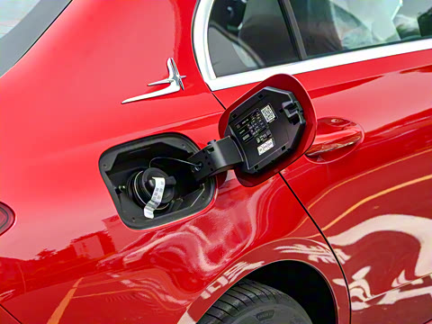 2025�� �Ŀ� C 260 L �˶���