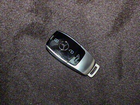 2022�� �Ŀ��� E 350 e L ���ʽ��϶����γ�