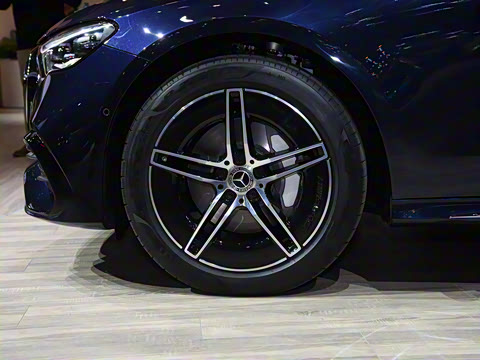 2024�� E 300 L �����˶���