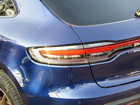 2022�� Macan 2.0T