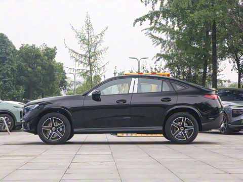 2025�� �Ŀ� GLC 260 4MATIC ����SUV