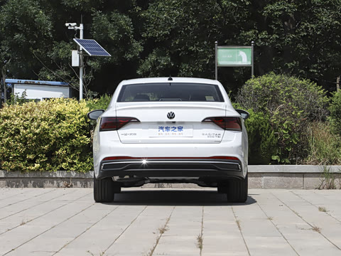2025�� �Ŀ�� 300TSI DSG׿Խ��
