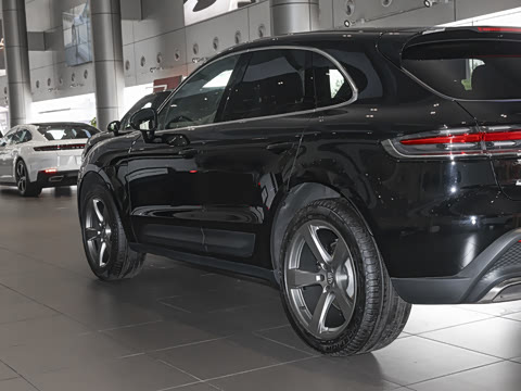 2025�� Macan 2.0T ���ΰ�