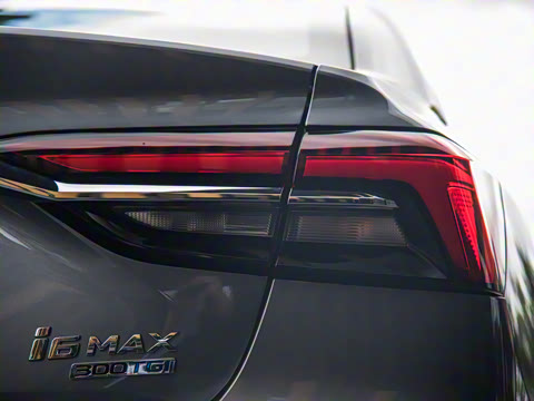 2020�� 300TGI �Զ�ˬ����Ļ�Ǽ�Supreme��