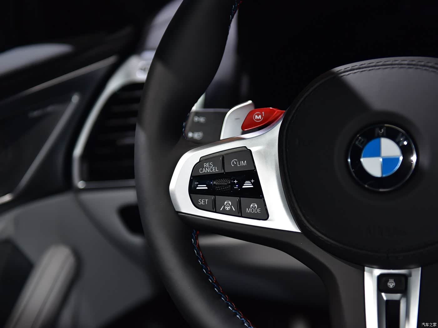 宝马m8  2020款 m8 四门轿跑车 雷霆版查看高清图分类:中控(75张)座椅