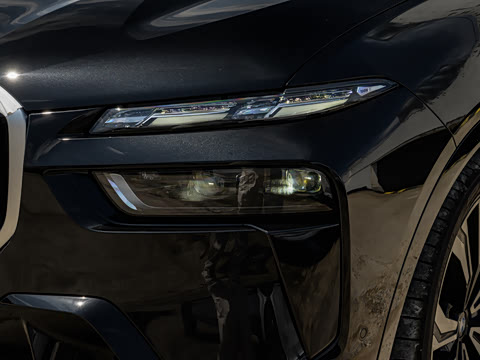 2024�� xDrive M60i