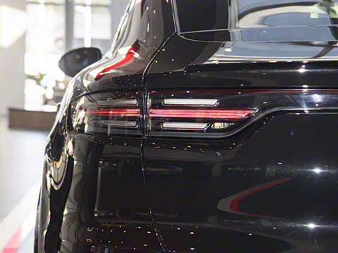 2023�� Cayenne Coup�� E-Hybrid 2.0T