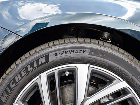 2025�� �Ŀ� E 300 L ʱ����